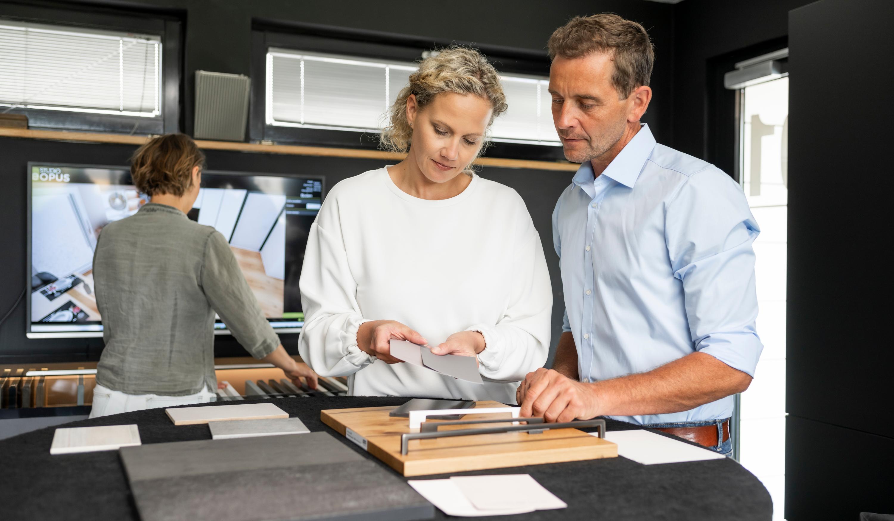 GK Gute Küchen Beratung Mann und Frau Küchenplanung